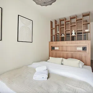  Apartment Centre De By Prestige